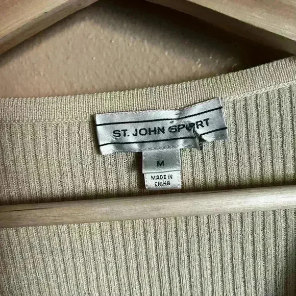 St. John Ribbed Top - Picture 5 of 5